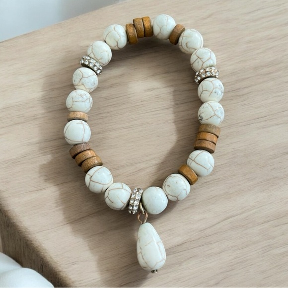 NWT BOHO WHITE HOWLITE BRACELETS - Picture 4 of 4